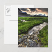 Bergkreek daalt door de weide naar briefkaart (Voorkant / Achterkant)