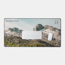 Berglandschap (Aangepaste tekst en initialen) Bureaumat