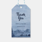 Bergmeer Pine Trees Blue Waterverf Wedding Cadeaulabel (Voorkant)