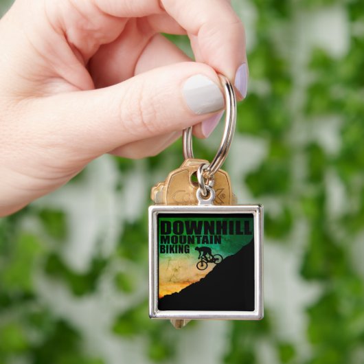 bergwandeling in bergafwaarts sleutelhanger (Hand)