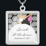 Berichten over het Ketting Bride en Groom Black Wh<br><div class="desc">Bride & Groom bruiloft koppel ketting met een mooi stel op een zwarte en witte zwarte en    witte achtergrond!  Perfect geschenk voor de pas gehuwde Bride!</div>