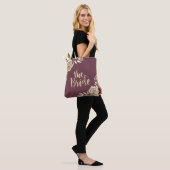 Berichten over moderne chic Gold Rozen Burgundy Re Tote Bag (Op model)
