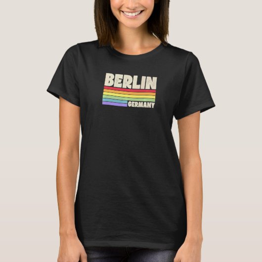 Berlijn Duitsland Rainbow Gay Pride Merch Retro 70 T-shirt (Voorkant)