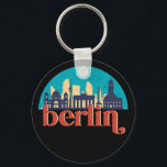 Berlin Duitsland City Skyline  Cityscape Sleutelhanger<br><div class="desc">en retro-stadsplan met prachtige skyline, toeristische attractie en cityscape art. Koelwolkenkrabber en bouwartikelen voor silhouette-illustratie voor toeristen en reizigers. Perfect als souvenir om terug naar huis te brengen wanneer je over de wereld reist. Bespaar de herinnering aan uw reis en vakantie met familie en vrienden. De achtergrondkleur kan aan uw...</div>