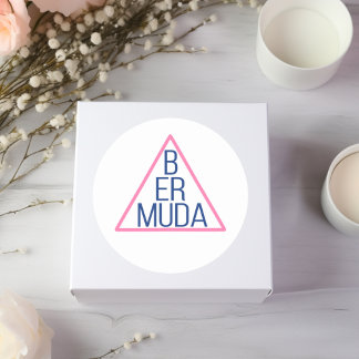 Bermudadriehoek met moderne tekst binnenin ronde sticker