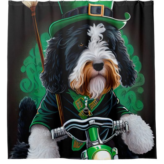 Bernedoodle Dog fiets St. Patrick's Day Douchegordijn (Voorkant)