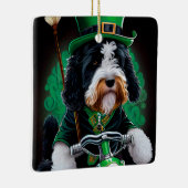Bernedoodle Dog fiets St. Patrick's Day Keramisch Ornament (Rechts)