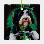 Bernedoodle Dog fiets St. Patrick's Day Keramisch Ornament (Achterkant)