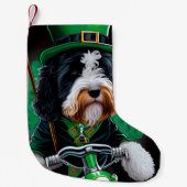Bernedoodle Dog fiets St. Patrick's Day Kleine Kerstsok (Voorkant)
