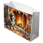 Bernedoodle Fireplace with Christmas Lights Groot Cadeauzakje (Achterkant Gekanteld)