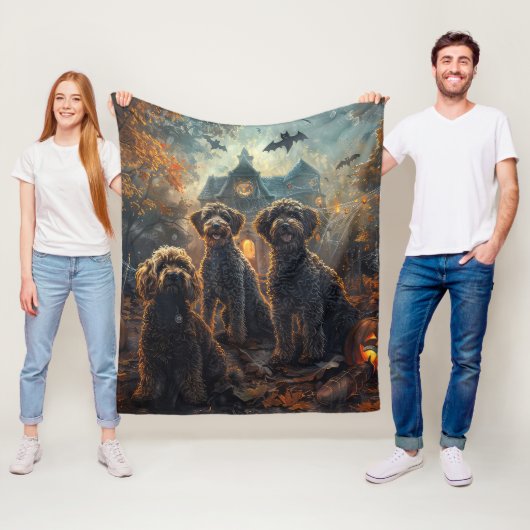 Bernedoodle Halloween Nacht Doggy Delight Fleece Deken (In situ)