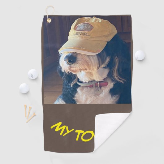 Bernedoodle hond in geel golf pet foto golfhanddoek (Insitu)