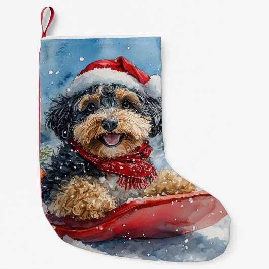 Bernedoodle Hond in Sledge Laat het Sneeuw Kerstmi Kleine Kerstsok (Voorkant)