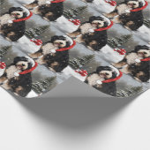 Bernedoodle Hond in Sneeuw Kerstmis Cadeaupapier (Hoek)