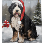 Bernedoodle Hond in Sneeuw Kerstmis Douchegordijn (Voorkant)