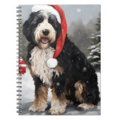 Bernedoodle Hond in Sneeuw Kerstmis Notitieboek (Voorkant)