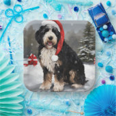 Bernedoodle Hond in Sneeuw Kerstmis Papieren Bordje (Feest)