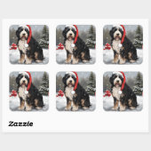Bernedoodle-hond in sneeuw met Kerstmis Vierkante Sticker (Vel)
