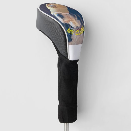 Bernedoodle hond met geel golf pet golfheadcover (Schuin)