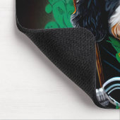 Bernedoodle-hond rijdt op fiets St. Patrick's Day Muismat (Hoek)