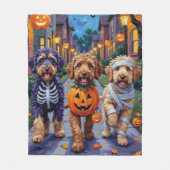Bernedoodle Honden Trick-or-Treating in Halloween  Fleece Deken (Voorkant)