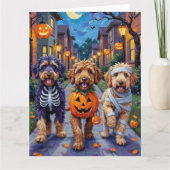 Bernedoodle Honden Trick-or-Treating in Halloween  Kaart (Voorkant)