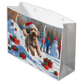 Bernedoodle Kerst Feestelijke Sneeuwscène Groot Cadeauzakje (Achterkant Gekanteld)