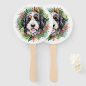 Bernedoodle Kerstkrans Feestelijke Pup Handwaaier (Voorkant en achterkant)