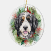 Bernedoodle Kerstkrans Feestelijke Pup Keramisch Ornament (Links)