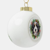 Bernedoodle Kerstkrans Feestelijke Pup Keramische Bal Ornament (Links)