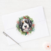 Bernedoodle Kerstkrans Feestelijke Pup Ronde Sticker (Envelop)