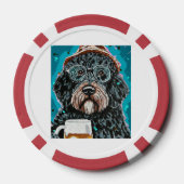Bernedoodle met een mok poker chips (Achterkant)