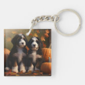 Bernedoodle Puppy Herfst Verrukking Pompoen Sleutelhanger (Achterkant)