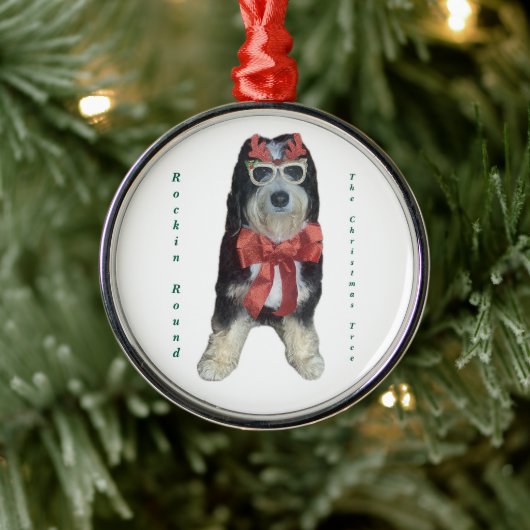 Bernedoodle Rockin Round the Christmas Tree Metalen Ornament (Boom)