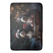 Bernedoodle Snowy Sleigh Kerstdecoratie Badmat (Voorkant Verticaal)
