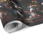 Bernedoodle Snowy Sleigh Kerstdecoratie Cadeaupapier (Rol Hoek)