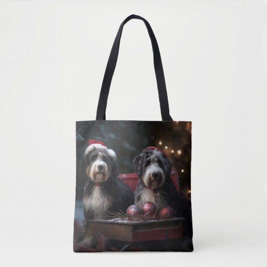 Bernedoodle Snowy Sleigh Kerstdecoratie Tote Bag (Voorkant)