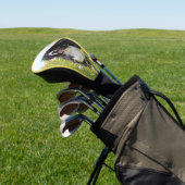 berner berghond in het veld golfheadcover (Insitu)