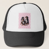 Berner Berghonden met Roze Harten Trucker Pet (Voorkant)