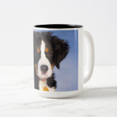 Berner Mountain Dog - Leuke Puppy Foto Tweekleurige Koffiemok (Voorkant rechts)