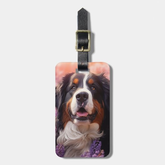 Berner Sennenhond in lavendel Bagagelabel (Voorkant verticaal)
