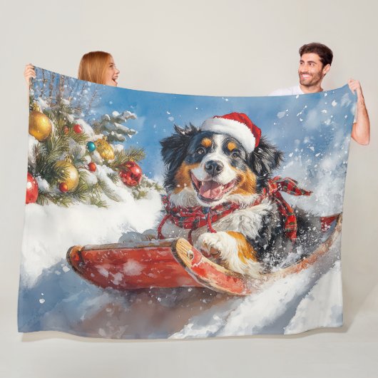 Berner Sennenhond in Sledge Kerstmis Fleece Deken (In situ)