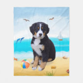 Berner Sennenhond op het strand Fleece Deken (Voorkant)