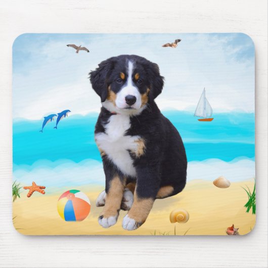 Berner Sennenhond op het strand Muismat (Voorkant)