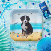 Berner Sennenhond op het strand Papieren Bordje (Feest)
