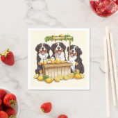 Berner Sennenhonden die een limonade stand runnen Servet (Insitu)