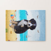 bernese berghond op strand legpuzzel (Horizontaal)