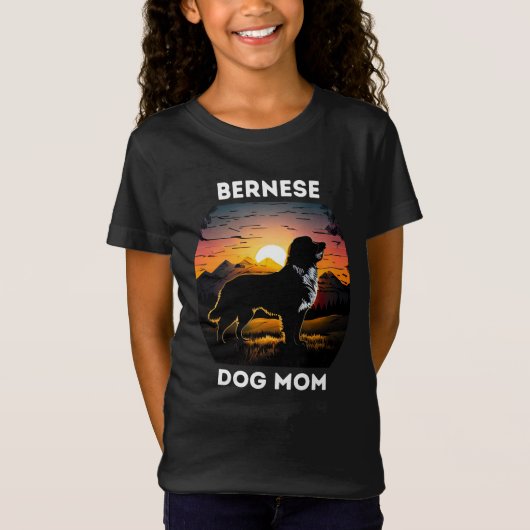 Bernese en de Rising Sun voor Bernese Dog Mam T-shirt (Voorkant)