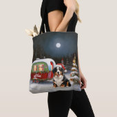 Bernese Mountain Caravan Kerstavontuur Tote Bag (Dichtbij)