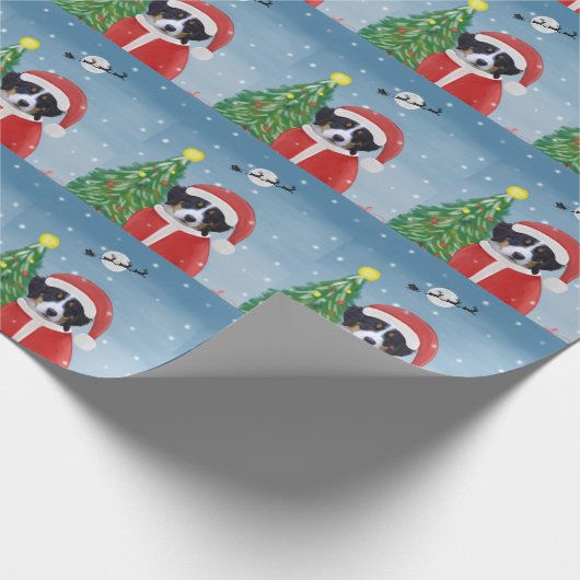 Bernese Mountain Dog in sneeuw met kerstcadeaus Cadeaupapier (Hoek)